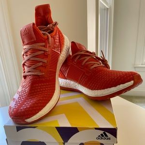 Adidas Pureboost ZG m. Orange, brand new never worn.